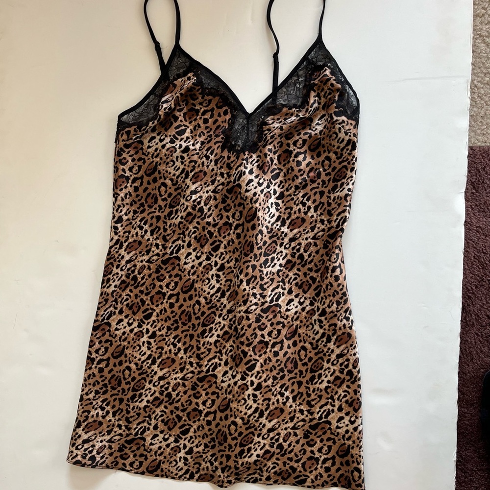 Vintage Victoria’s Secret leopard print slip